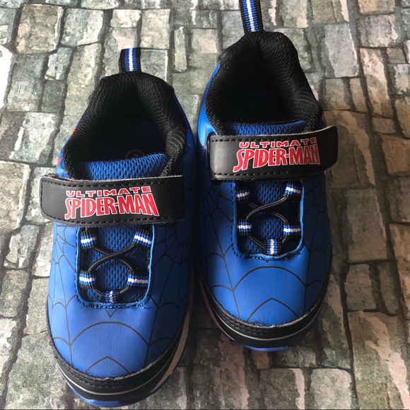 Spider-Man Light Up Sneakers Sz 7 - Picture 2 of 8